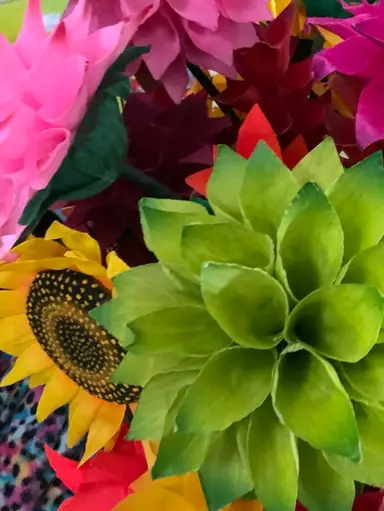 Running The Handcrafted Crepe Flower 🌼🌺🌻 For Amy 