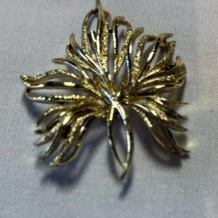 Wispy Goldtone Leaf Brooch