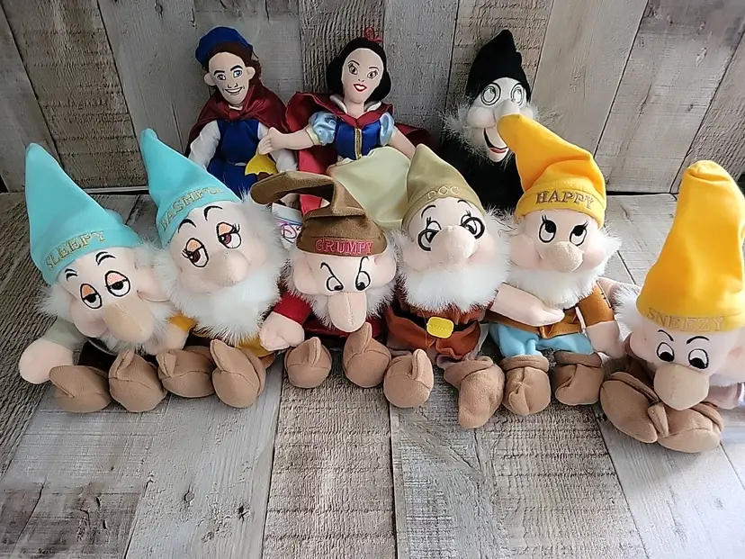 Vintage Disney Store Snow White & the Seven (6) Dwarfs Plush Set Prince & Witch
