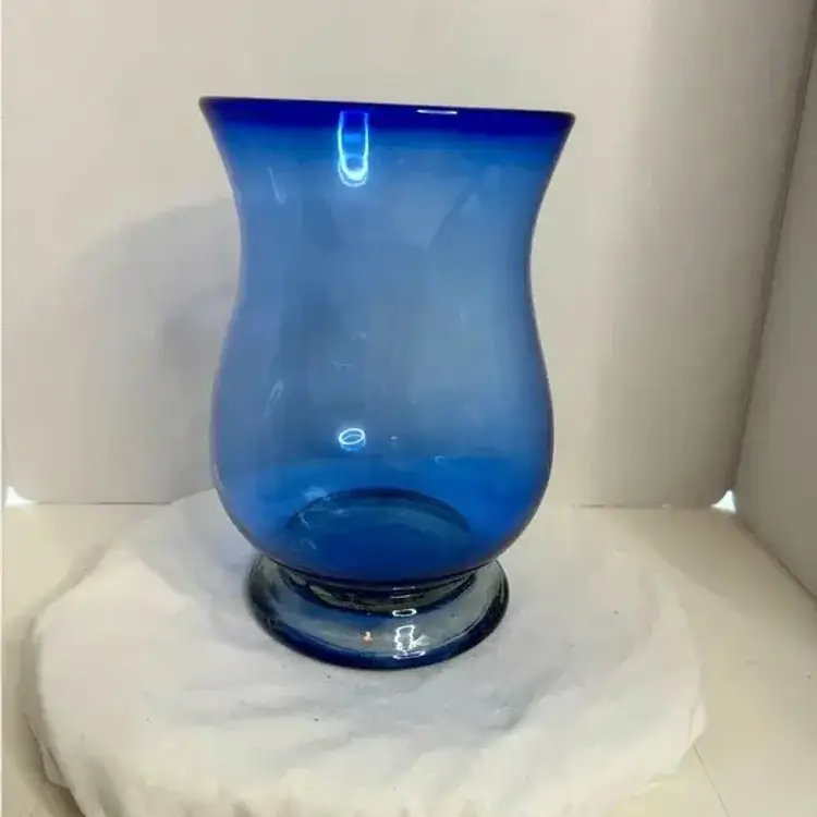 Hand Blown Gorgeous Blue Art Glass Vase