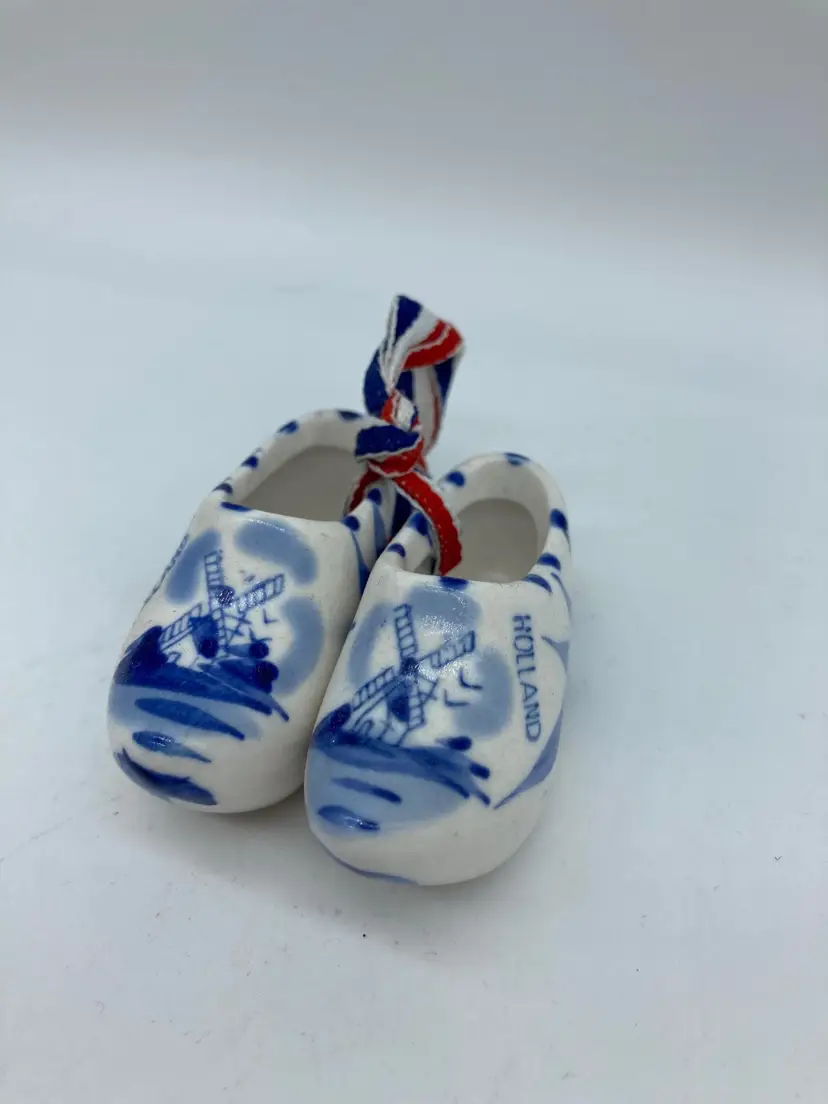 Vintage Delft Blue Hand Painted Holland Pair Of Mini Shoes