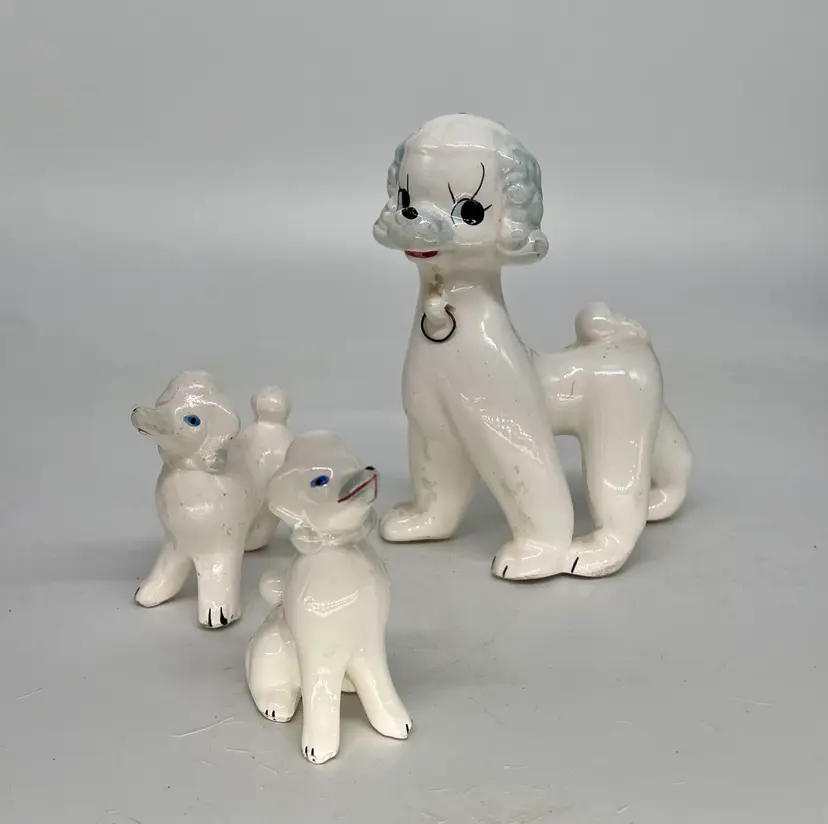 Vintage Kitschy Ceramic Mama Poodle And Pups Figurines 