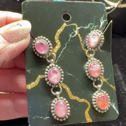 #33 Small Jewelry Item As Shown On Screen