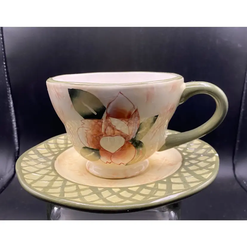 Lynn’s Earthenware Tea Cup&saucer