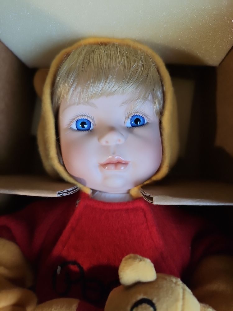 Disney Ashton-Drake “You Need a Hug, Pooh” Porcelain Doll by Cindy McClure – COA & Box