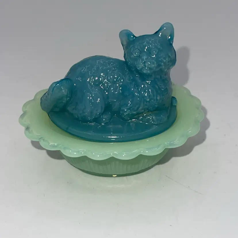 Mosser Kitten Cat on Nest Basket Marriage Blue/Grey Cat On Jadeite Salt Cellar