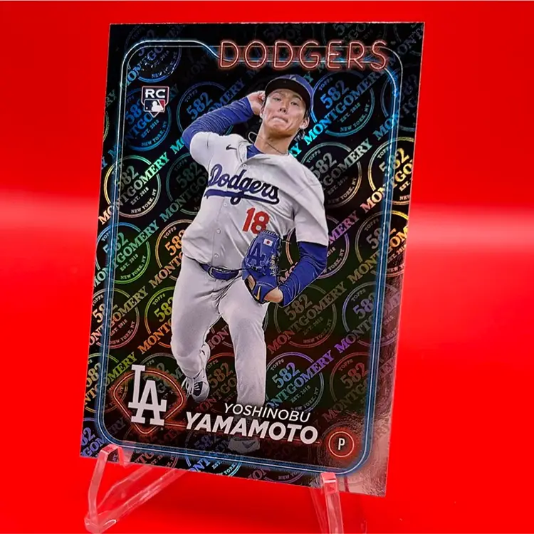 Yoshinobu Yamamoto 2024 Topps 582 Montgomery Club Halo Foil RC Los Angeles Dodgers
