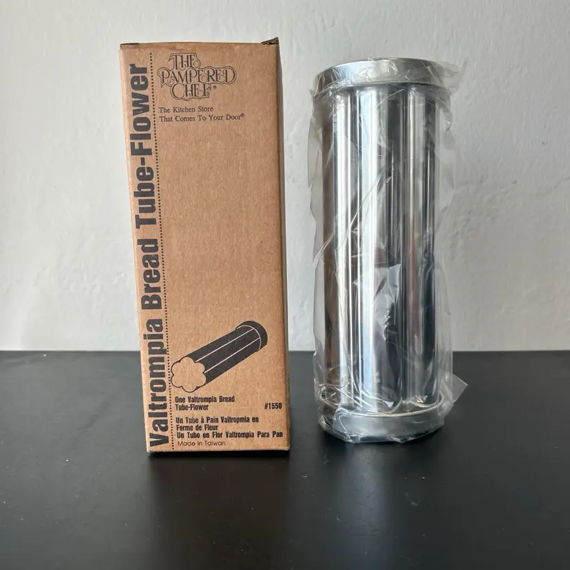 Valtrompia Bread Tube Flower Pampered Chef Factory Sealed