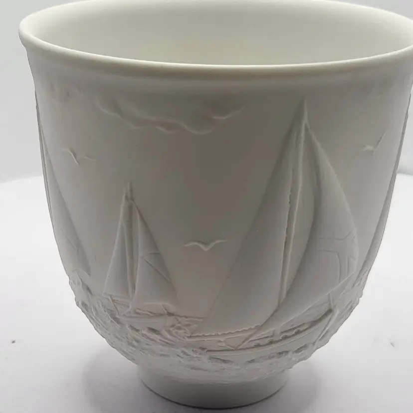 Lladro "Sailing the Seas" 17657 Porcelain Collectors Society 1997 Candle Holder