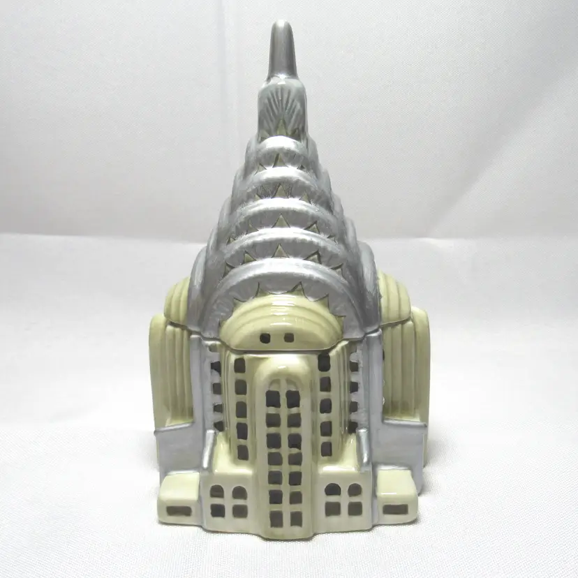 VTG Treasure Craft Stacking Chrysler Bldg Salt & Pepper Shaker Set