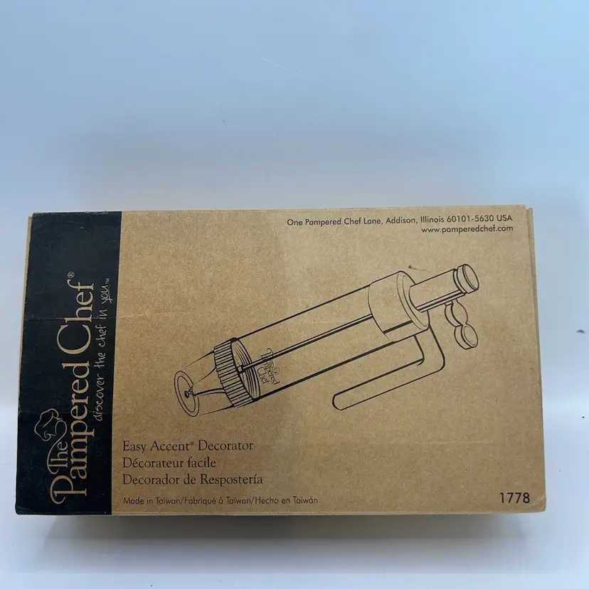 Pampered Chef Cake Decorating Kit Never Used