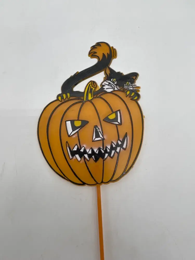 Vintage Plastic Halloween Black Cat On A Jack-o-lantern Pick