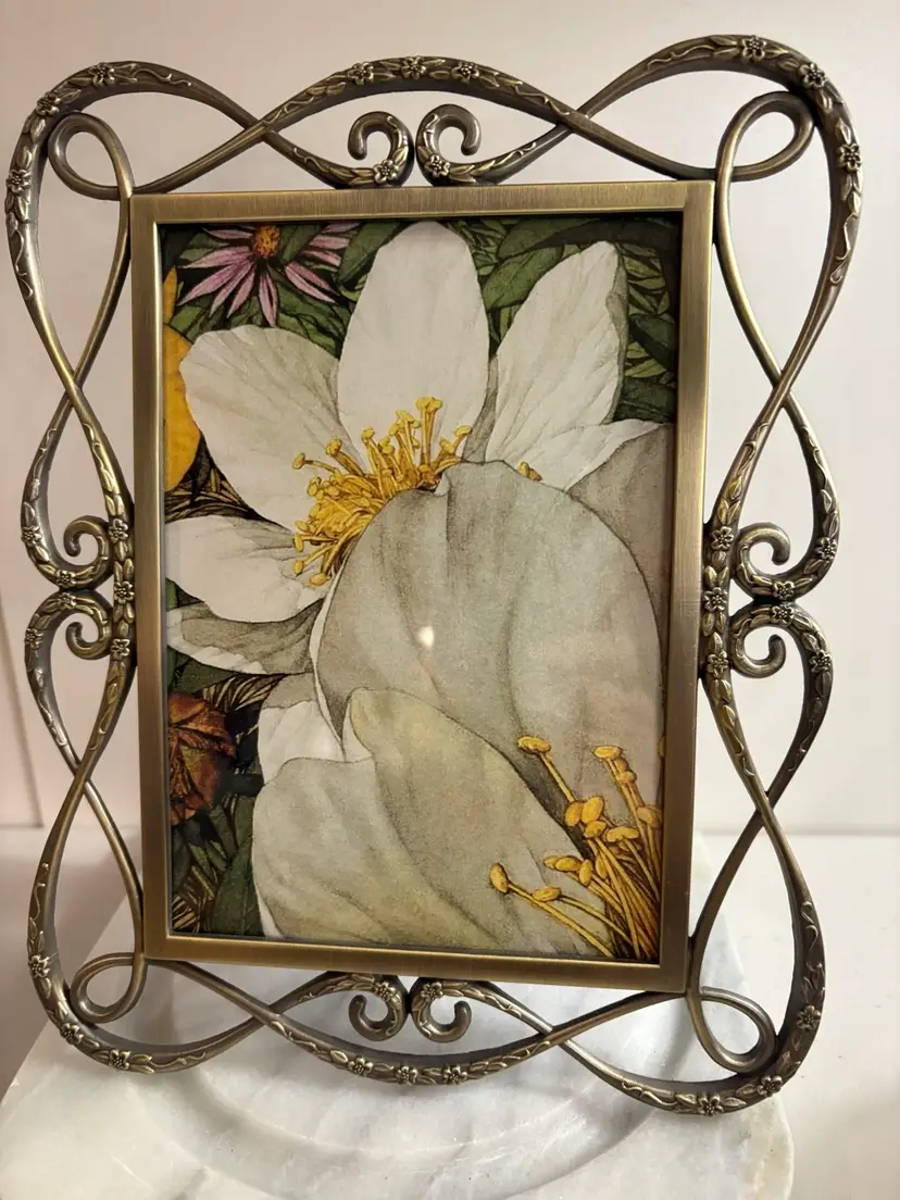 GOLD COLORED SCROLLED FLOWERS METAL PICTURE FRAME 5 X 7 - Picture Included