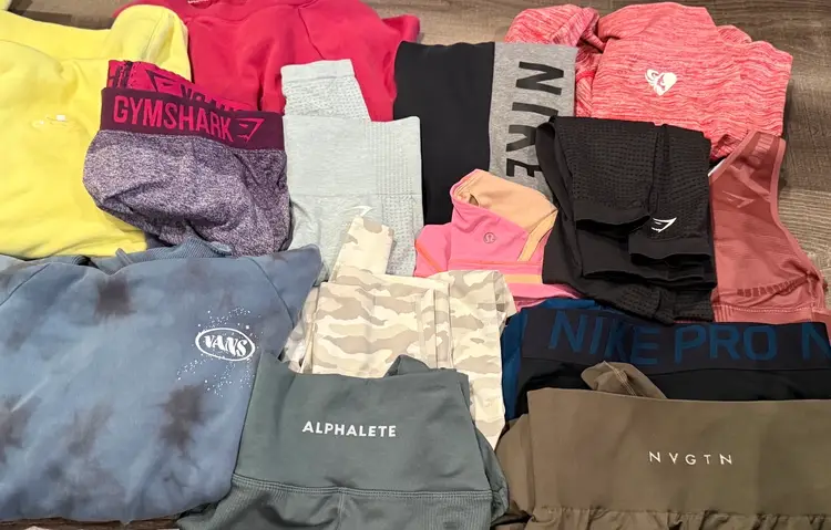 200pcs Women’s Athletic Wholesale Box