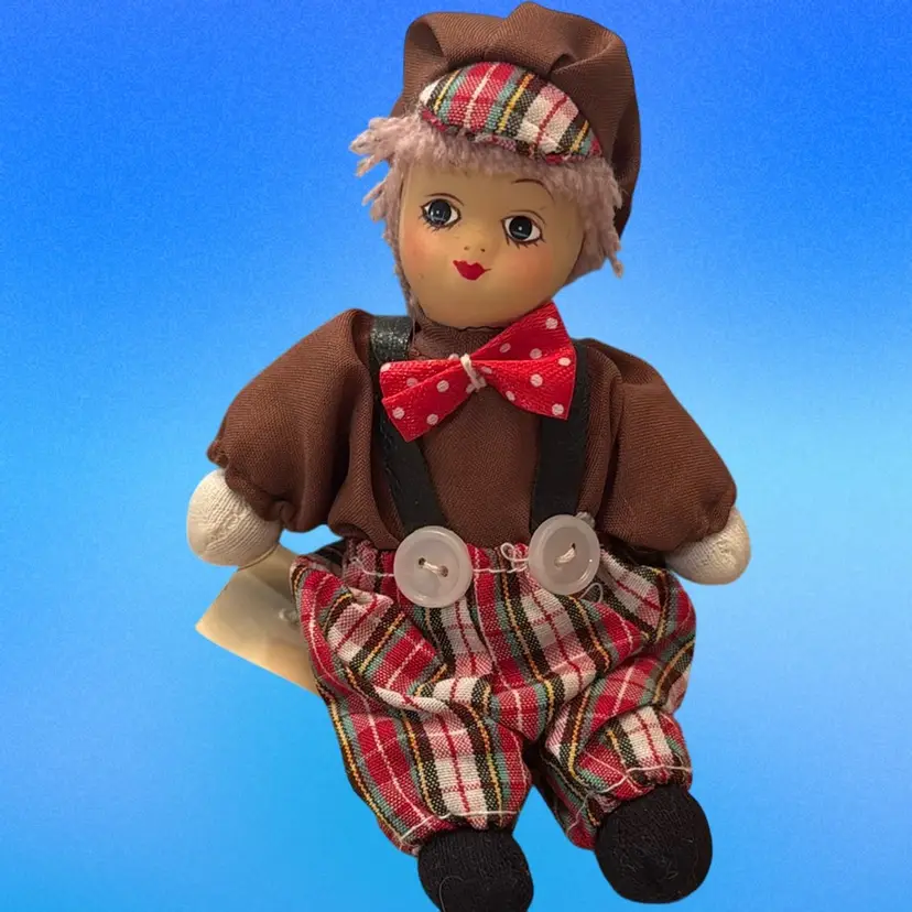 Keon Spielzeig German Cloth Body / Porcelain Head Doll