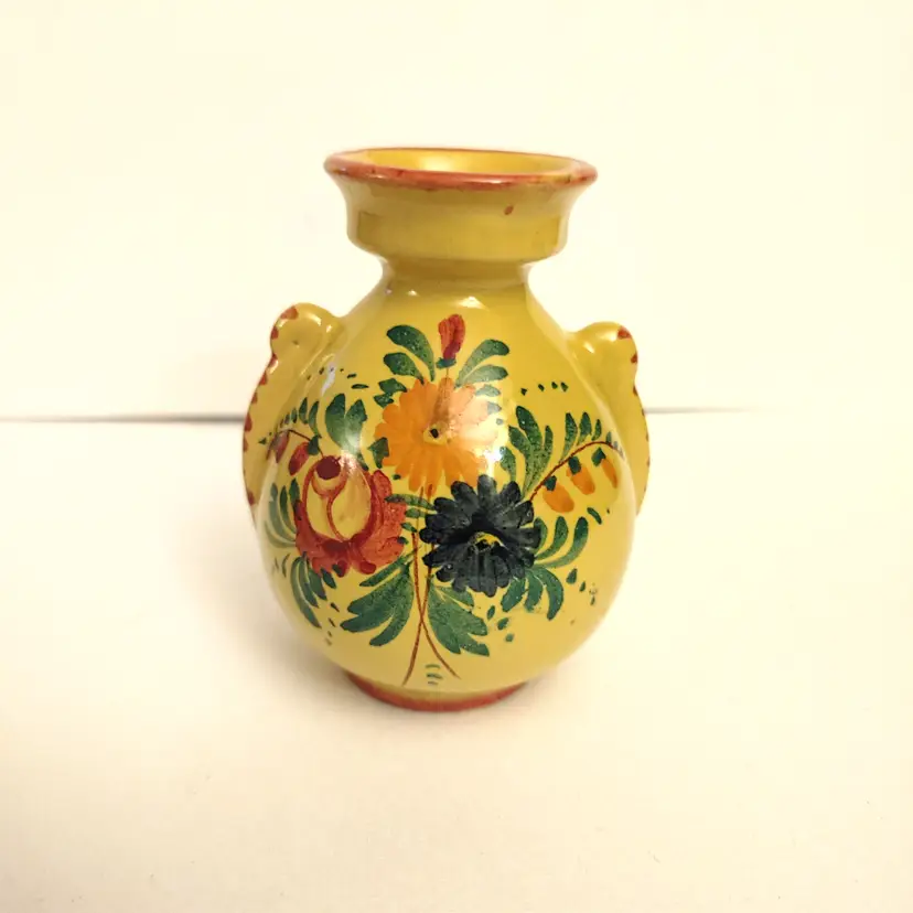 Italian Pottery. Deruta, Italy. Yellow vase with flowers. 3.25 inches high.
