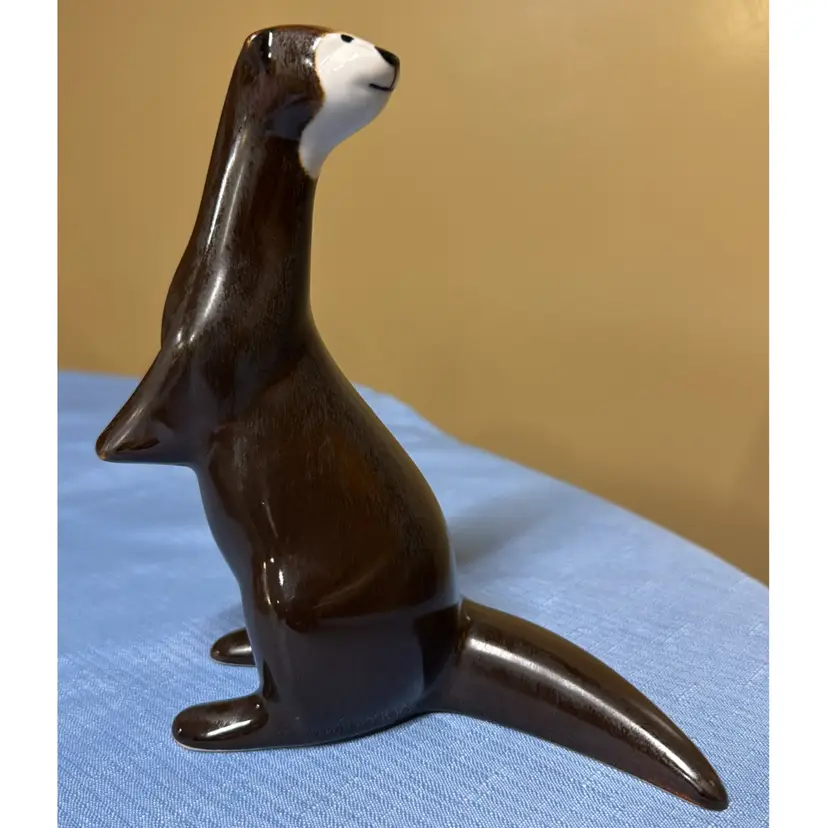 Arabia Finland WWF Otter figurine by Lillemor Mannerheim 7” tall