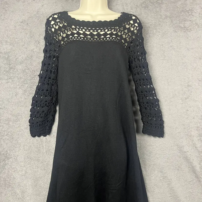 Lilly Pulitzer Dress Womens Medium Black 100% Merino Wool Crochet Lace Sleeve Shift