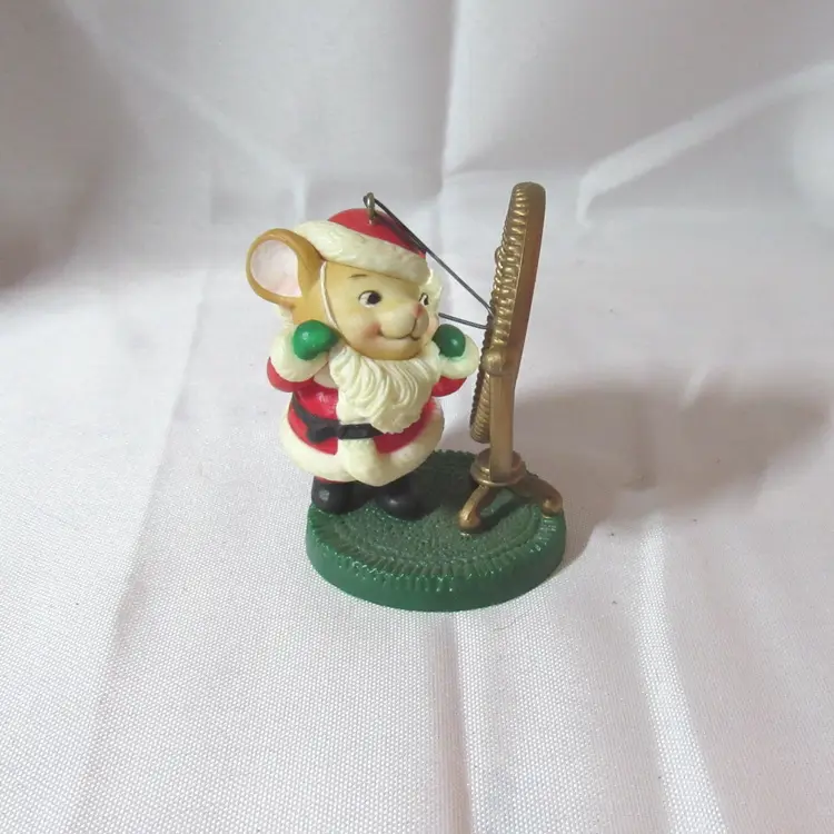 Avon 1982 Melvin P Merrymouse Christmas Ornament
