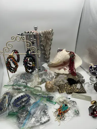 Jewelry Flash & Glitzy