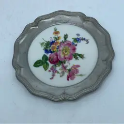 #0815 Vintage Schwarzenhammer Bavarian ceramic floral plate in a pewter frame.