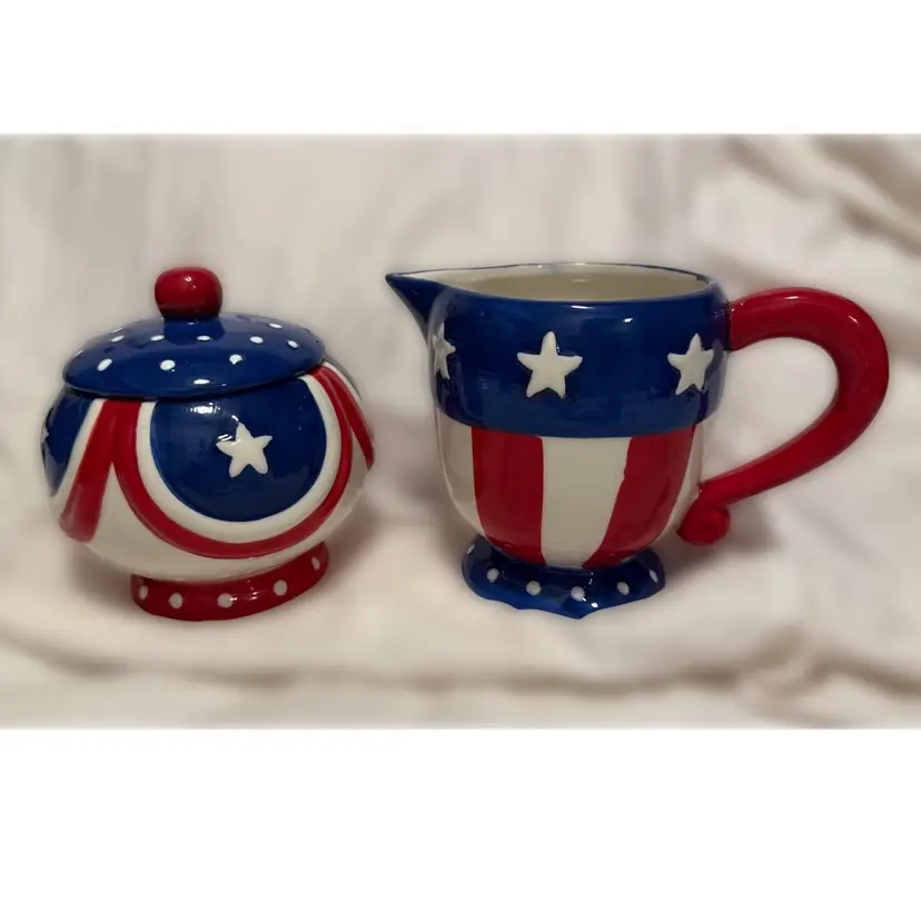 Patriotic Creamer and Sugar With Lid