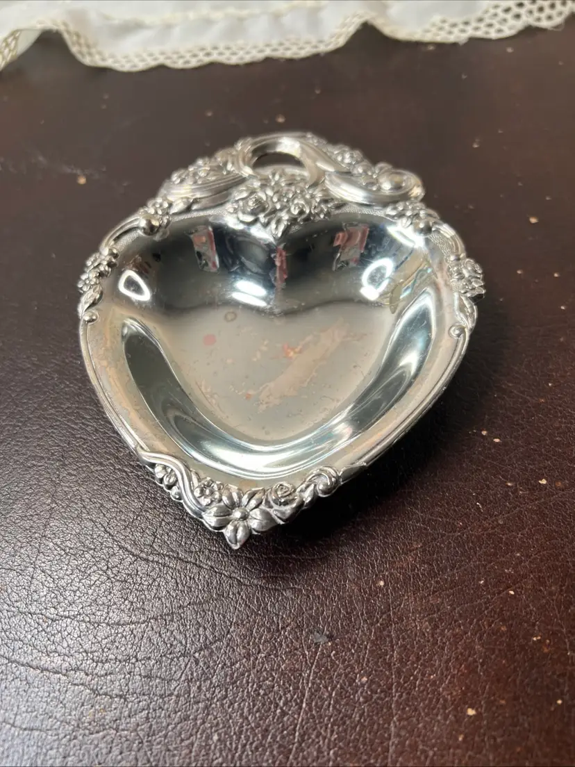 Leonard, Silver Plate Victorian Heart Shape, Floral Trinket Dish, Candy Dish 6" X 4.75" X 1"