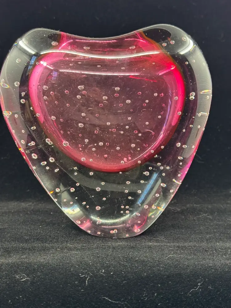 Murano Style hand-blown art glass heart-shaped vase with pink interior and control bubbles.