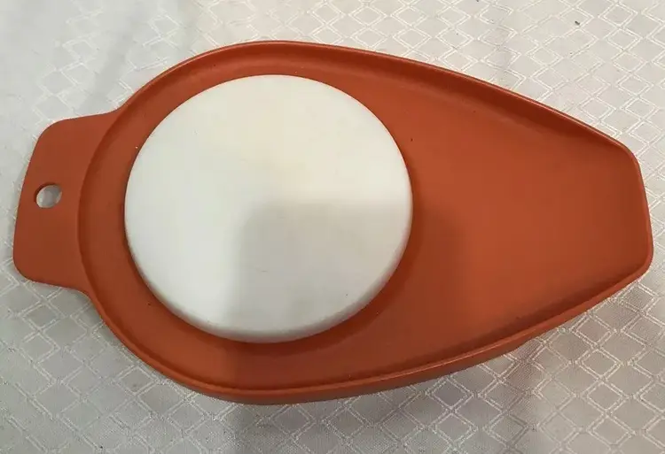 Tupperware Chop N Pour Orange Cutting Board With Scraper #1432-4 Vintage Look