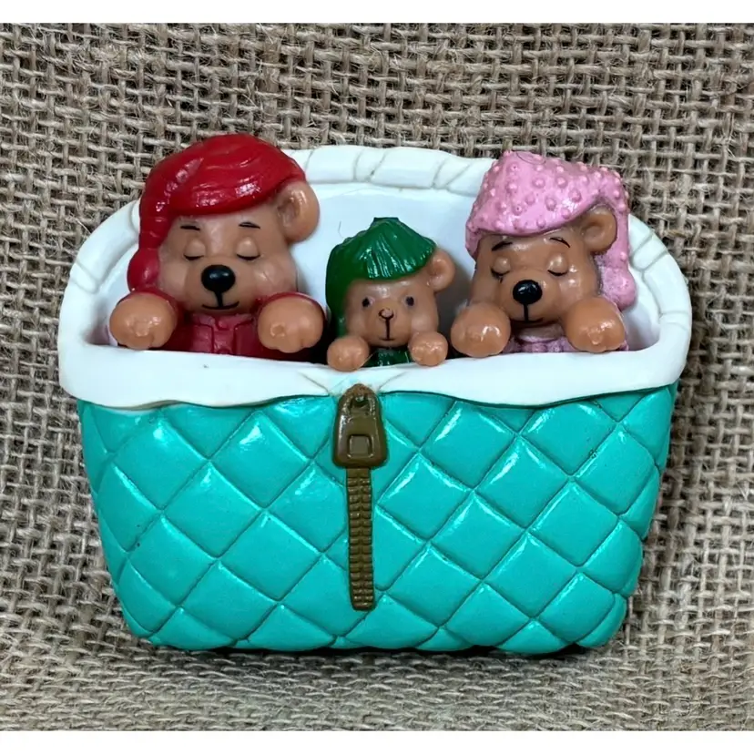 Vintage Giftco Three Bears In Bed Plastic Magnet Set Papa Mama Baby Fairy Tale