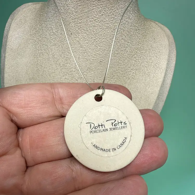 Dotti Potts Porcelain Jewelry 17" Floral Disk Silver Tone Necklace Made in Canada