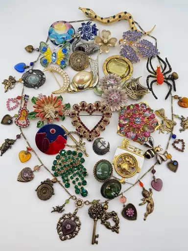 I'm Speechless. Jewelry. Selling W/ Myflippingvanlife 