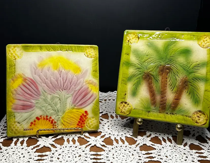 Set Of Two Handmade In Kona By Kani Of Hawaii Ceramic Wall Hangings 6 1/2x 6 1/2 Each