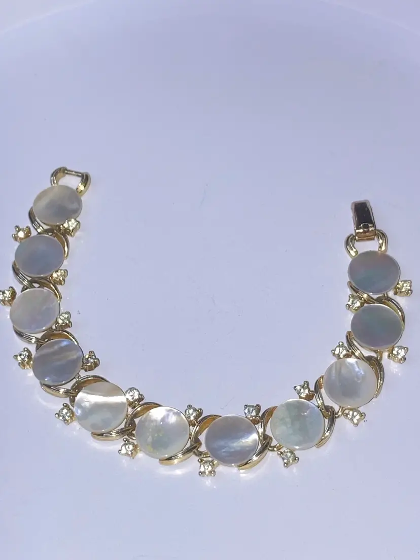 Vintage Lisner Mother Of Pearl And Clear Rhinestone Gold Tone Bracelet! 7” Long!  Stamped Lisner!