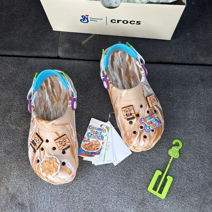 Crocs Cinnamon Toast Crunch Shoes Size J4 Youth Unisex Women US 6 207925-2E NIB