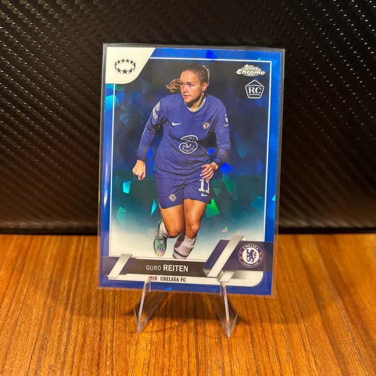 Guro Reiten 22/23 Topps Chrome Sapphire UWCL