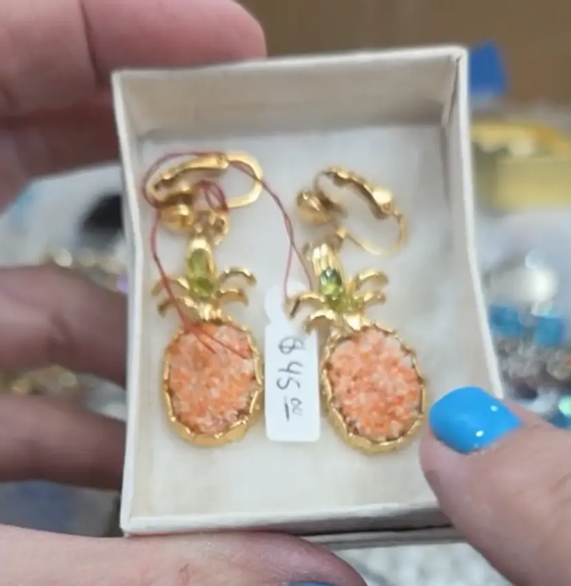 Vintage Pele Hawaii Peridot and Coral Chips Pineapple Clip-On Earrings