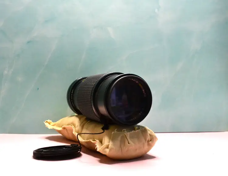 Vintage Star D 80 205mm Zoom Lens for Canon FD Mount Manual Focus Japan Made