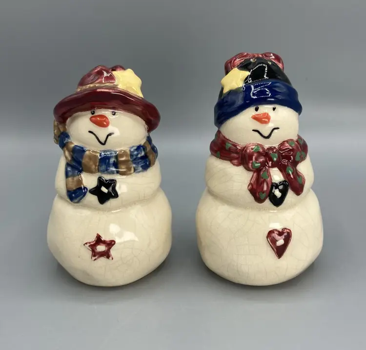 Country Snowman Salt & Pepper Shakers - Ceramic w/ original stoppers - Vintage