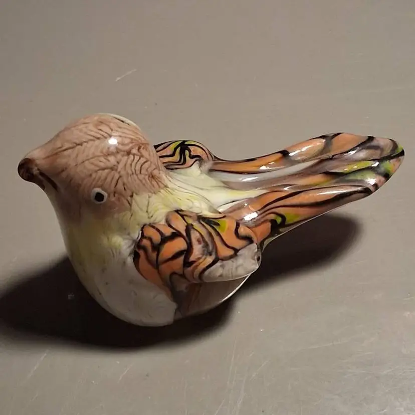 Vintage Chinese Beautiful Art Glass Bird Figurine/Paperweight