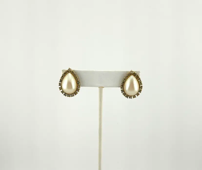 Vintage Gold Tone Richelieu Faux Pearl and Rhinestone Pear Shaped Pierced Earrings 1”x .75”