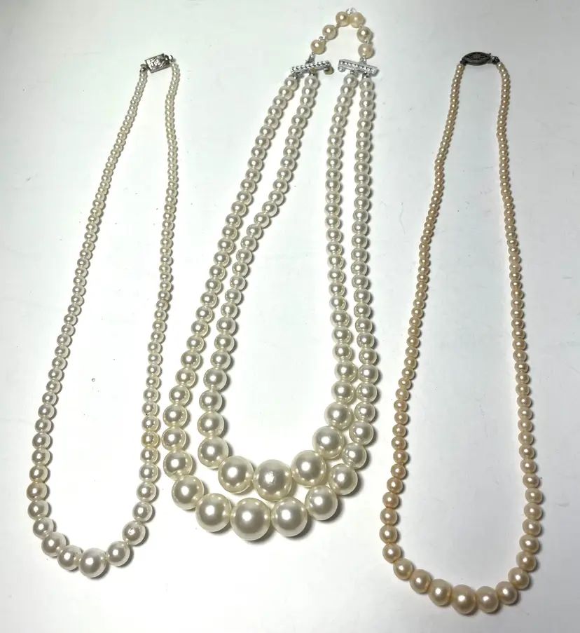 Lot Of 3 Faux Pearl Vintage  Necklaces.2