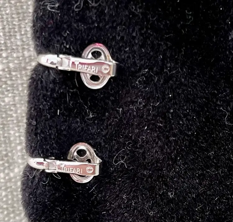 Crown Trifari Opaque Cameo Silver Tone Clip On Earrings Victorian Wedding Class