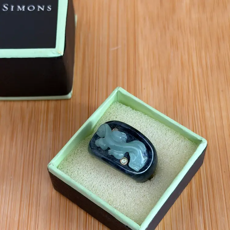 Sz 7 Ross Simons Carved  Black & Green Jade Dragon Ring with Peridot Accents
