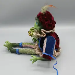 The Mistletoad, For Christmas Around The World