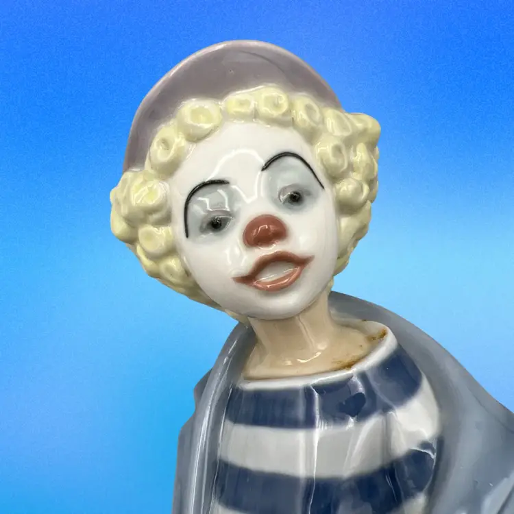 Retired Lladro #7602 Little Traveler Clown 1986 Society Member Figurine 8.5”