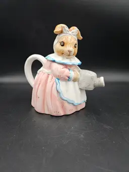 #TR15 Heritage Mint Collectibles Bunny Teapot