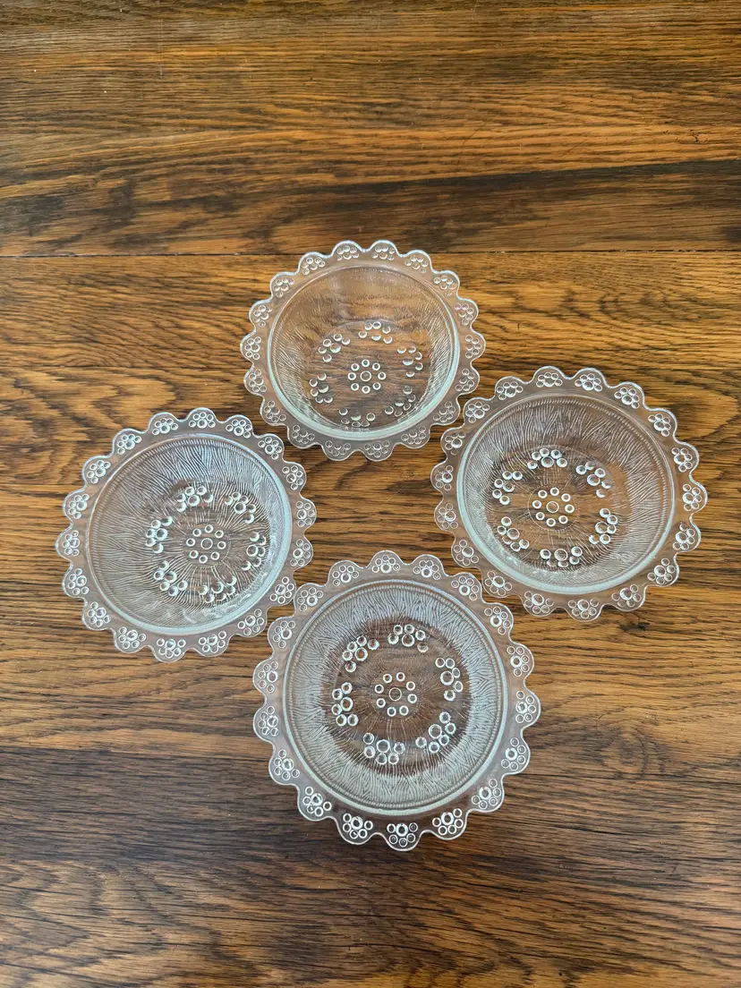 Set of 4 Vintage Clear Glass Dessert Bowls – Floral Lace Edge – 6" Pressed Glass Bowls – Mid-Century Serving Dishes – Cottagecore