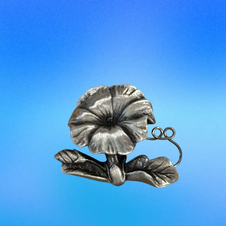 28. Vintage Jewelry Brooch Beautiful Flower Silver Tone