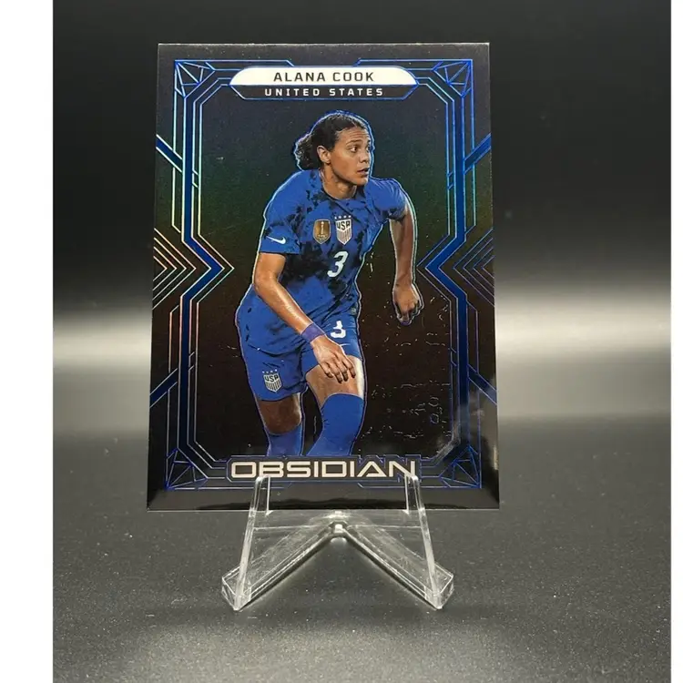 Alana Cook 2022-23 Panini Obsidian USWNT Electric Blue Etch 5/20